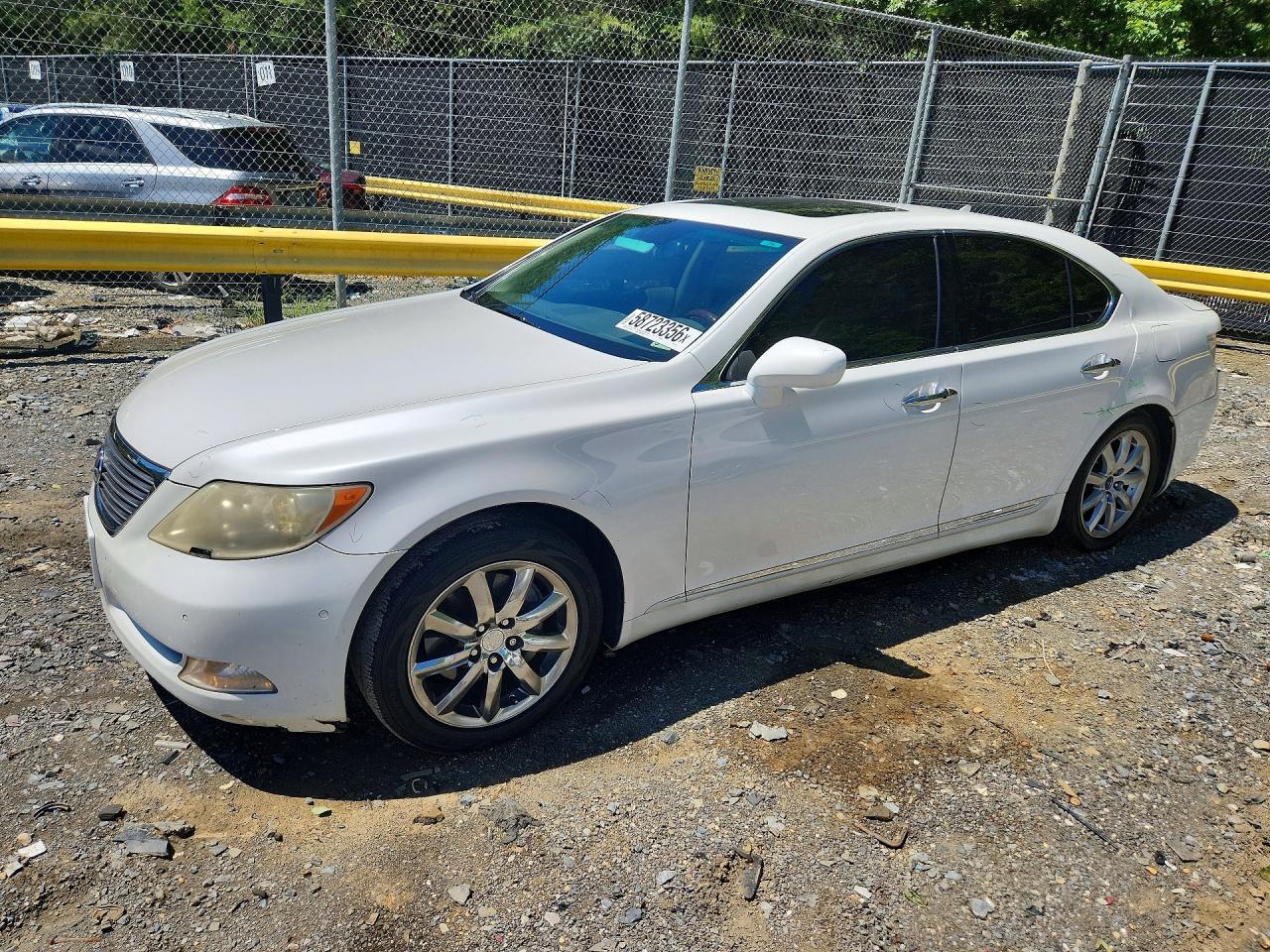 2007 Lexus LS 460, VIN JTHBL46F575039312 — Зад