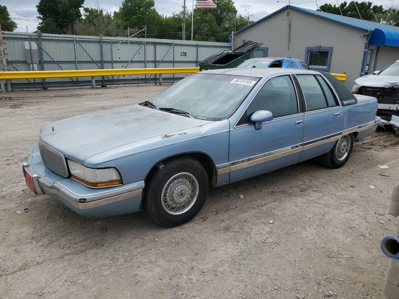 1992 Buick Roadmaster, VIN 1G4BN5371NR444504 — Minor dents and scratches