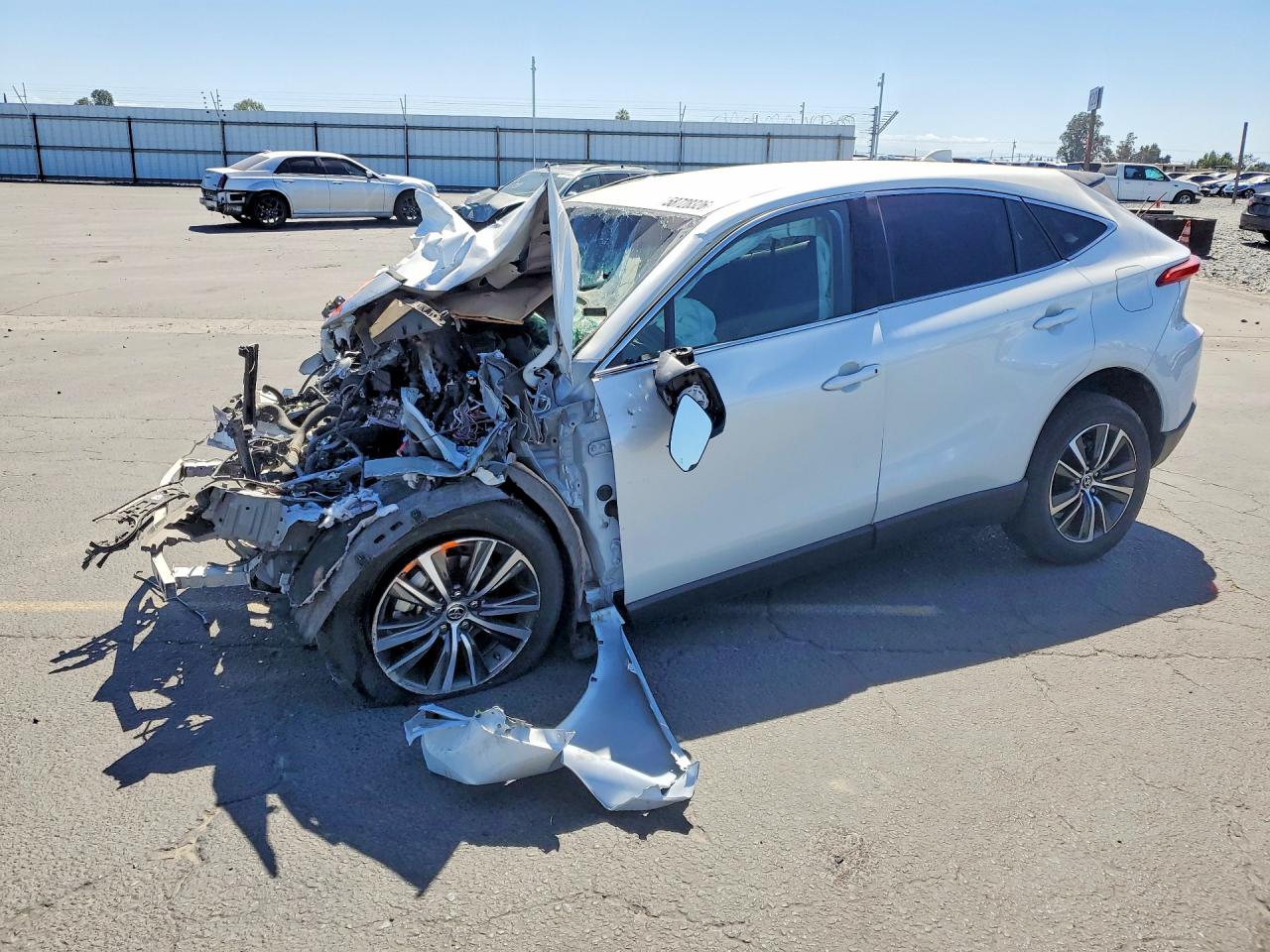 2023 Toyota Venza LE, VIN JTEAAAAH0PJ148838 — Front end