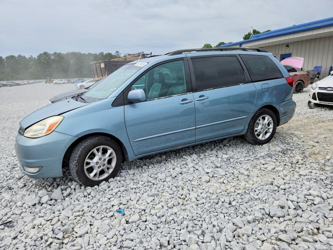 2004 Toyota Sienna XLE, VIN 5TDZA22C24S217205 — Rear end