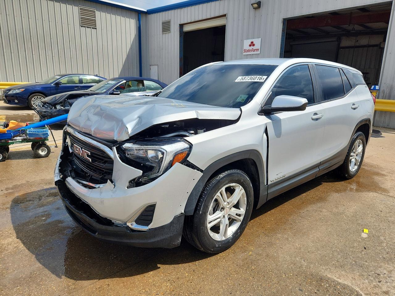 2021 GMC Terrain SLE, VIN 3GKALMEV4ML367939 — Front end