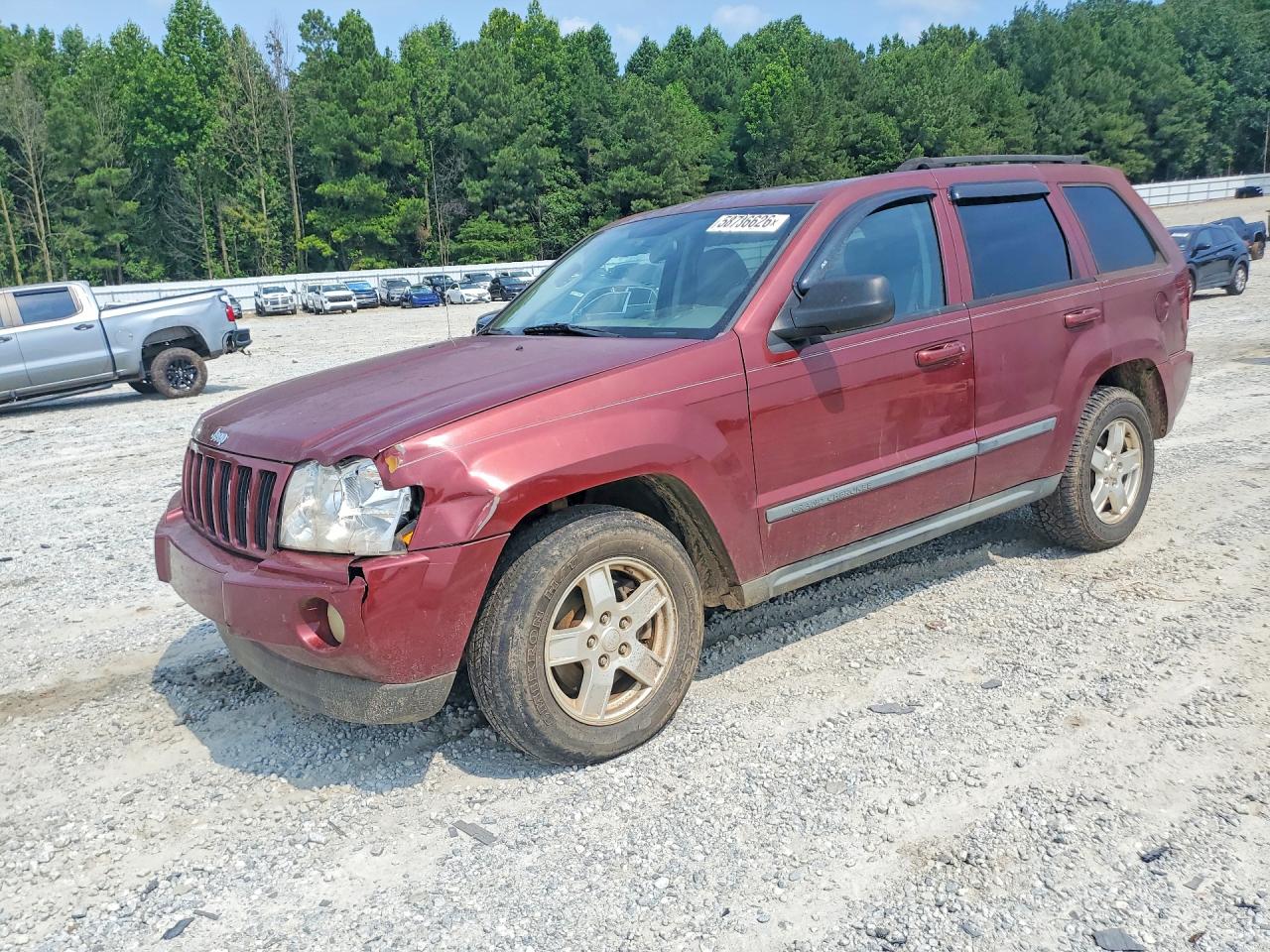 2007 Jeep Grand Cherokee Laredo, VIN 1J8GR48K07C577288 — Front end