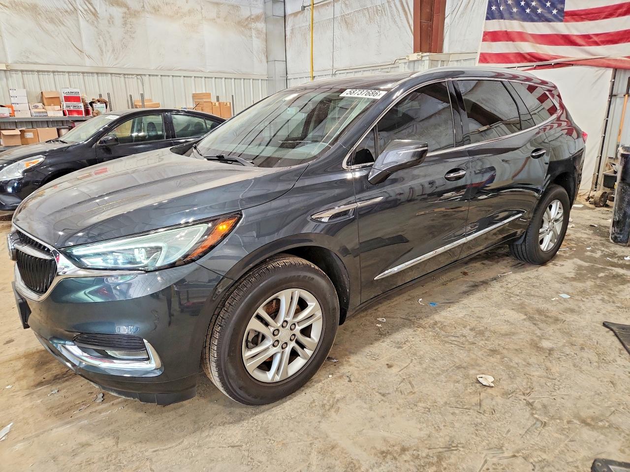 2019 Buick Enclave Essence, VIN 5GAEVAKW5KJ213149 — Бок