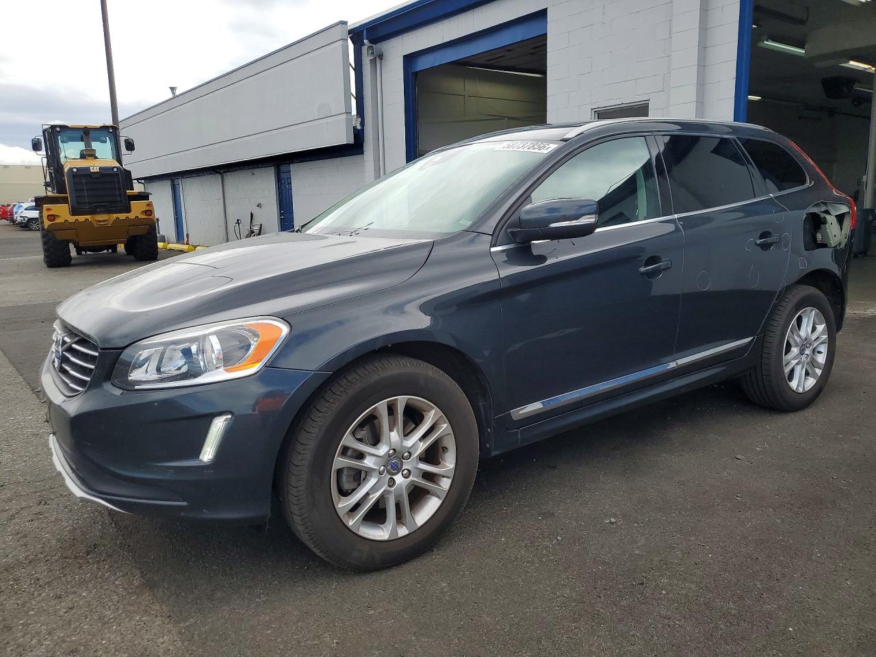 2015 Volvo XC60 T5, VIN YV4612RKXF2716163 — Rear end