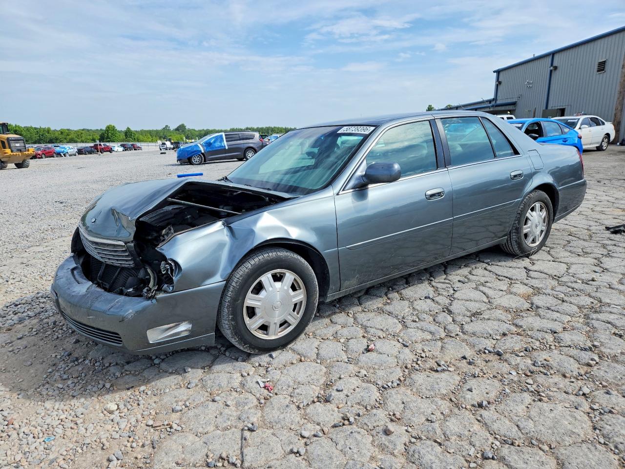 2005 Cadillac DeVille, VIN 1G6KD54Y35U248823 — Front end