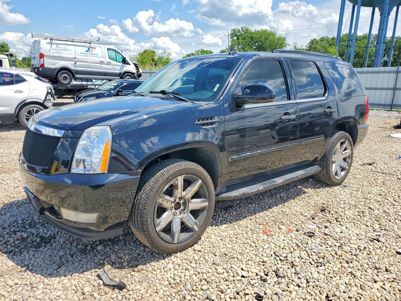 2012 Cadillac Escalade, VIN 1GYS4AEF0CR203075 — Minor dents and scratches