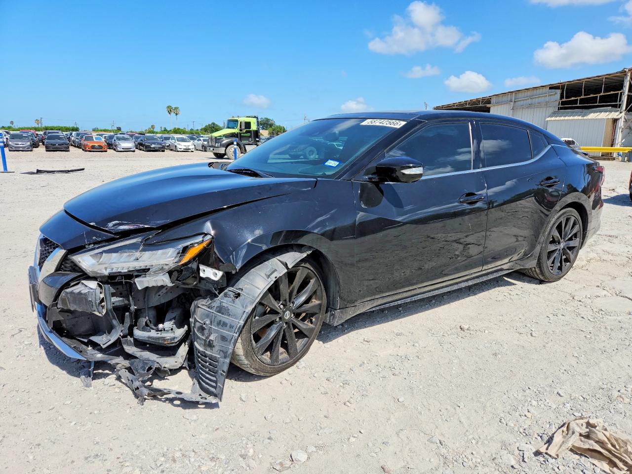 2020 Nissan Maxima SR, VIN 1N4AA6EV4LC367999 — Перед