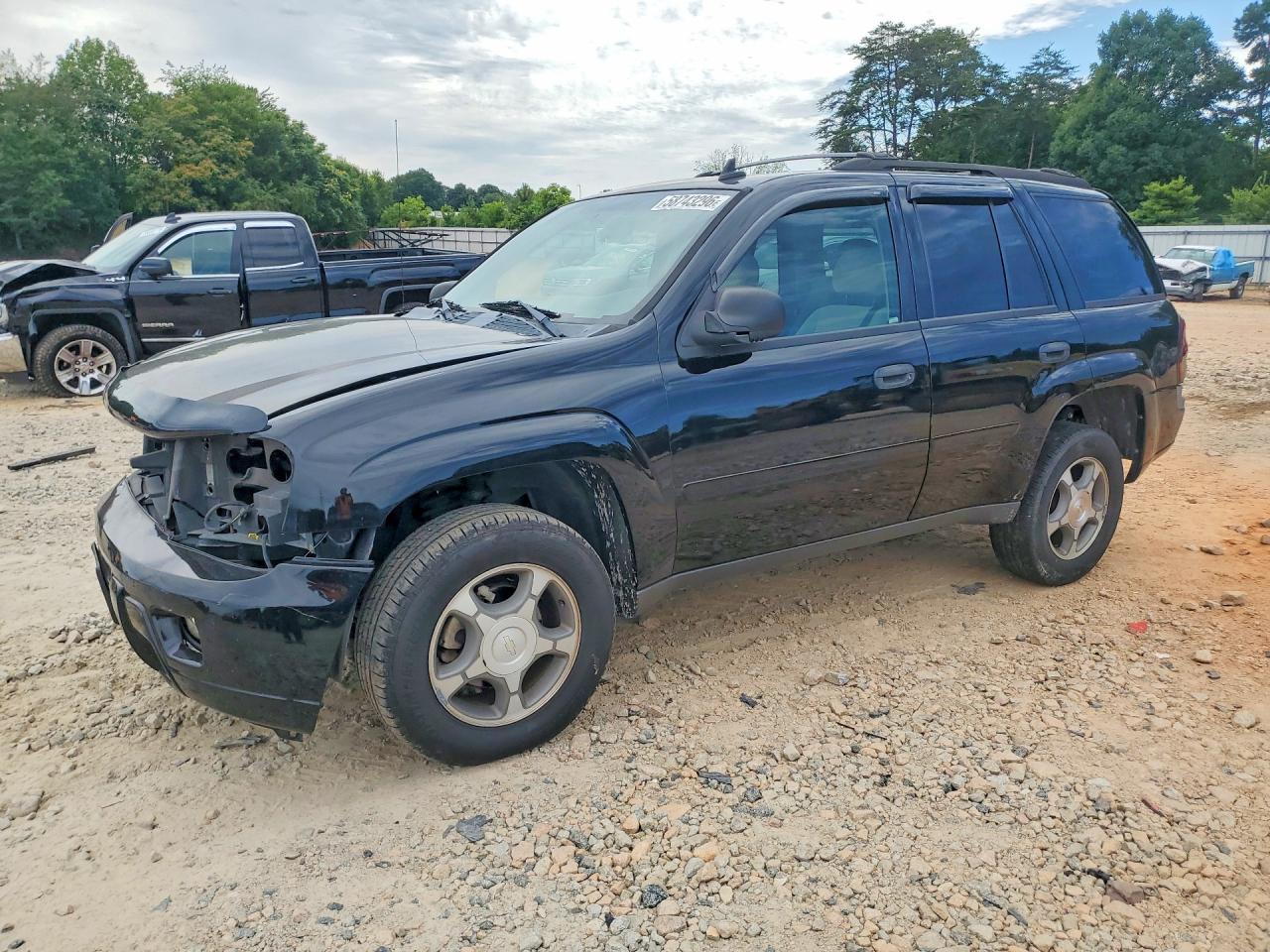 2006 Chevrolet TrailBlazer LS, VIN 1GNDS13SX62320624 — Перед