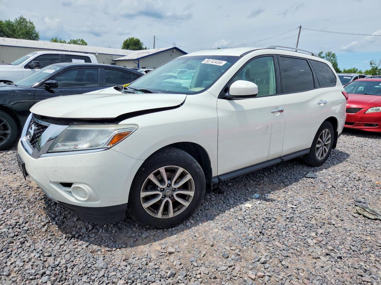 2016 Nissan Pathfinder SV, VIN 5N1AR2MM0GC630706 — Перед