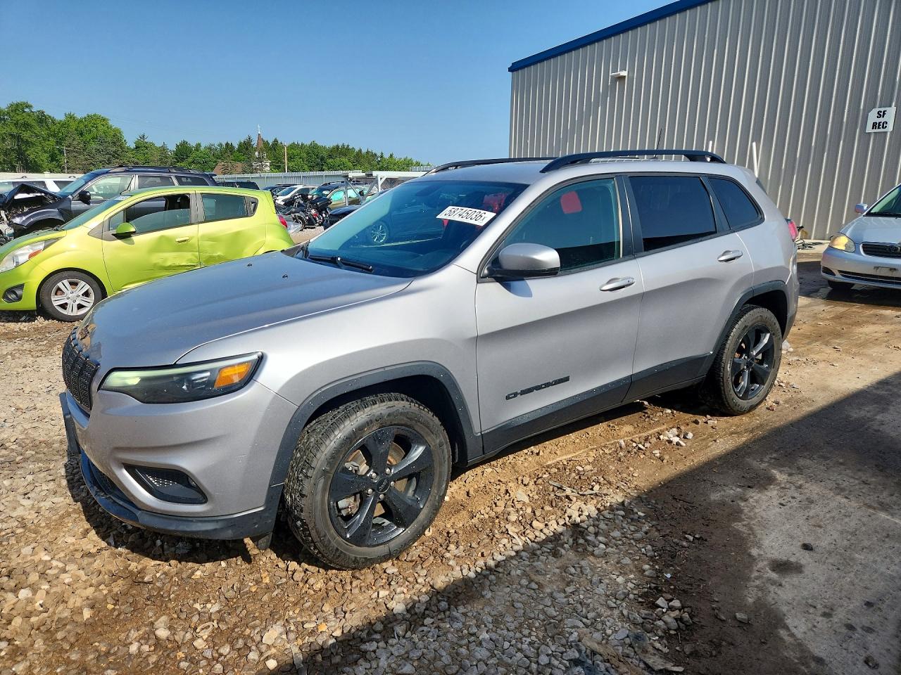 2019 Jeep Cherokee Altitude, VIN 1C4PJMLB9KD329159 — Front end