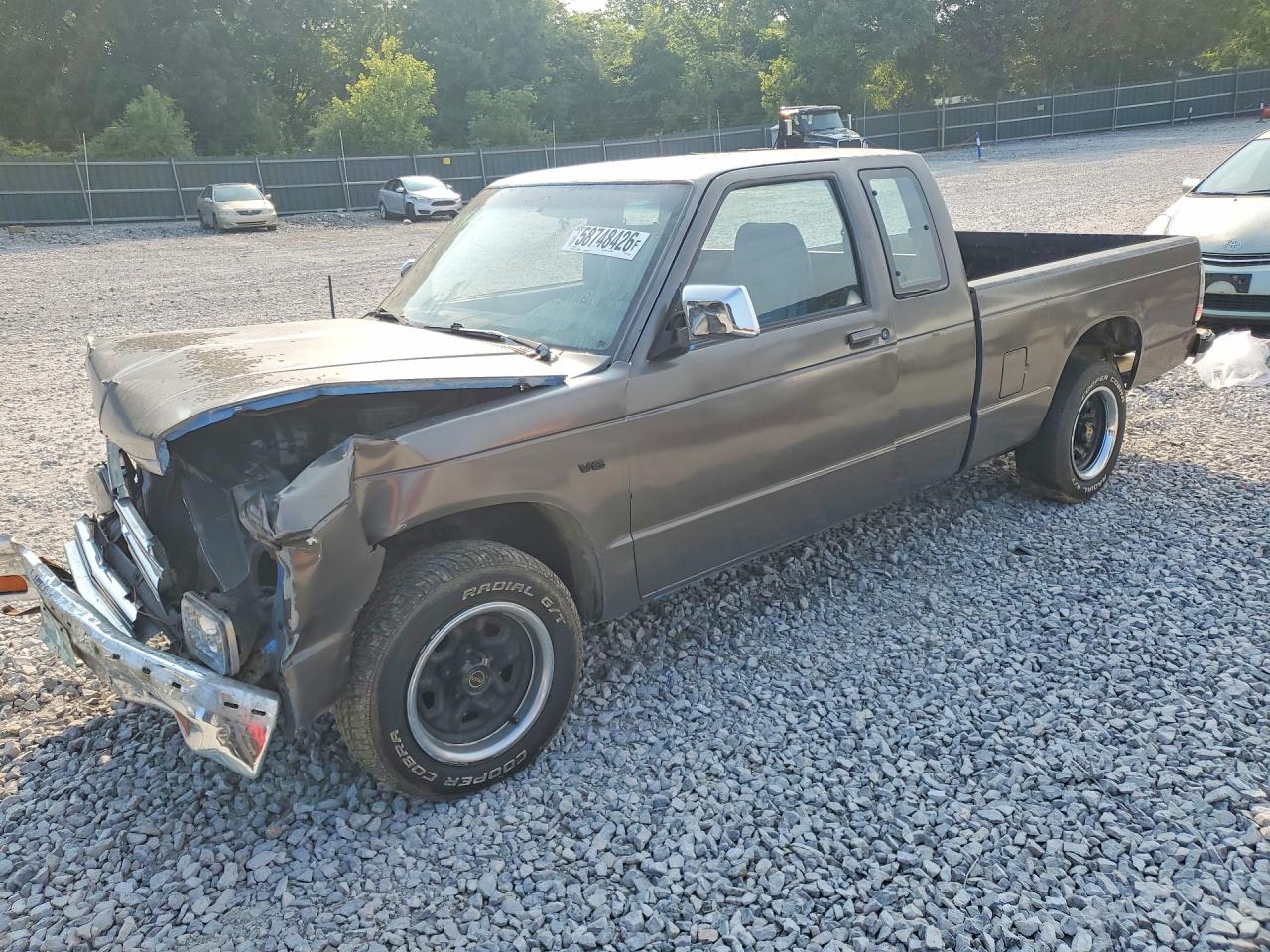 1991 Chevrolet S-10 LS, VIN 1GCCS19Z0M0141851 — Front end