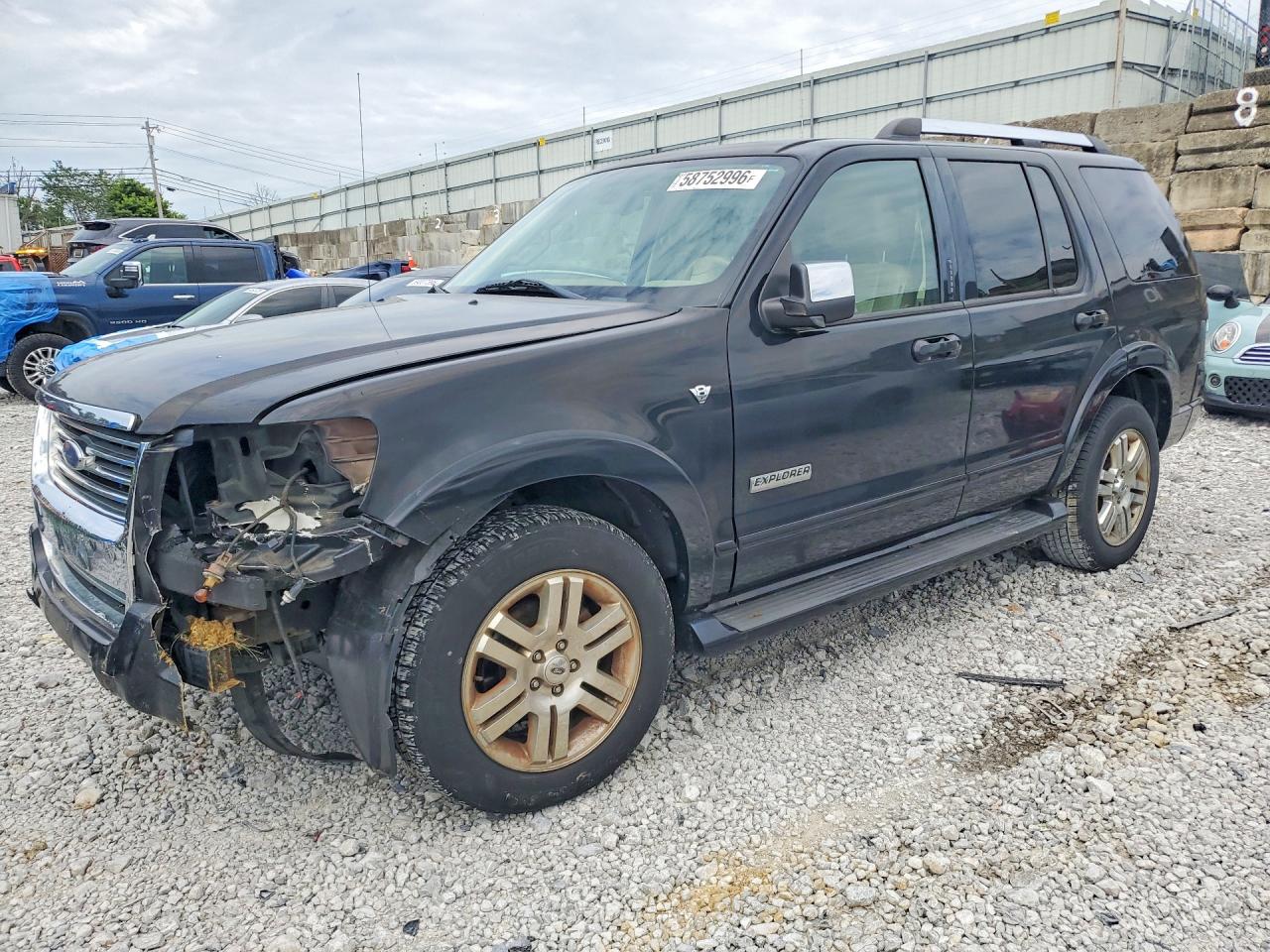 2007 Ford Explorer Limited, VIN 1FMEU75897UB28561 — Front end
