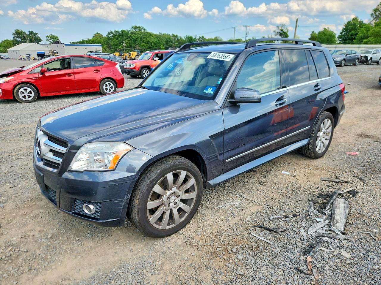 2010 Mercedes-Benz GLK 350, VIN WDCGG8HB3AF520913 — Minor dents and scratches
