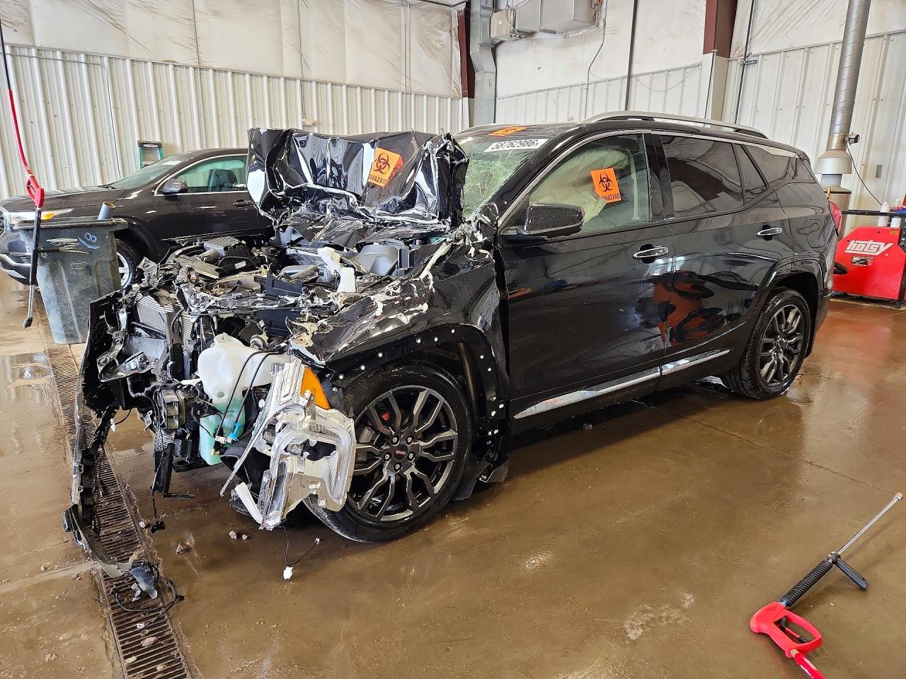 2024 GMC Terrain Denali, VIN 3GKALXEG3RL320945 — Front end
