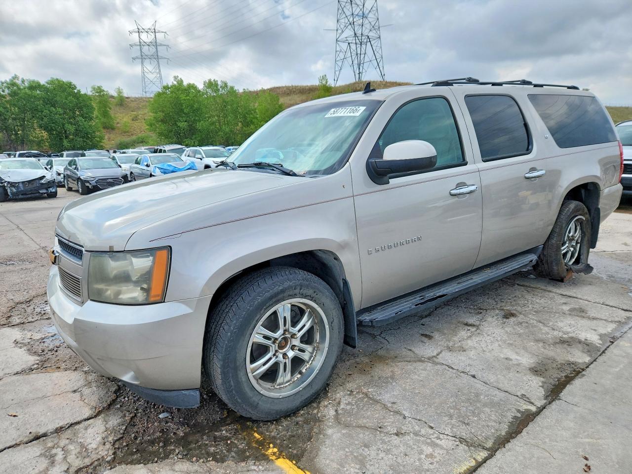 2007 Chevrolet Suburban LTZ, VIN 3GNFK16377G104509 — Side
