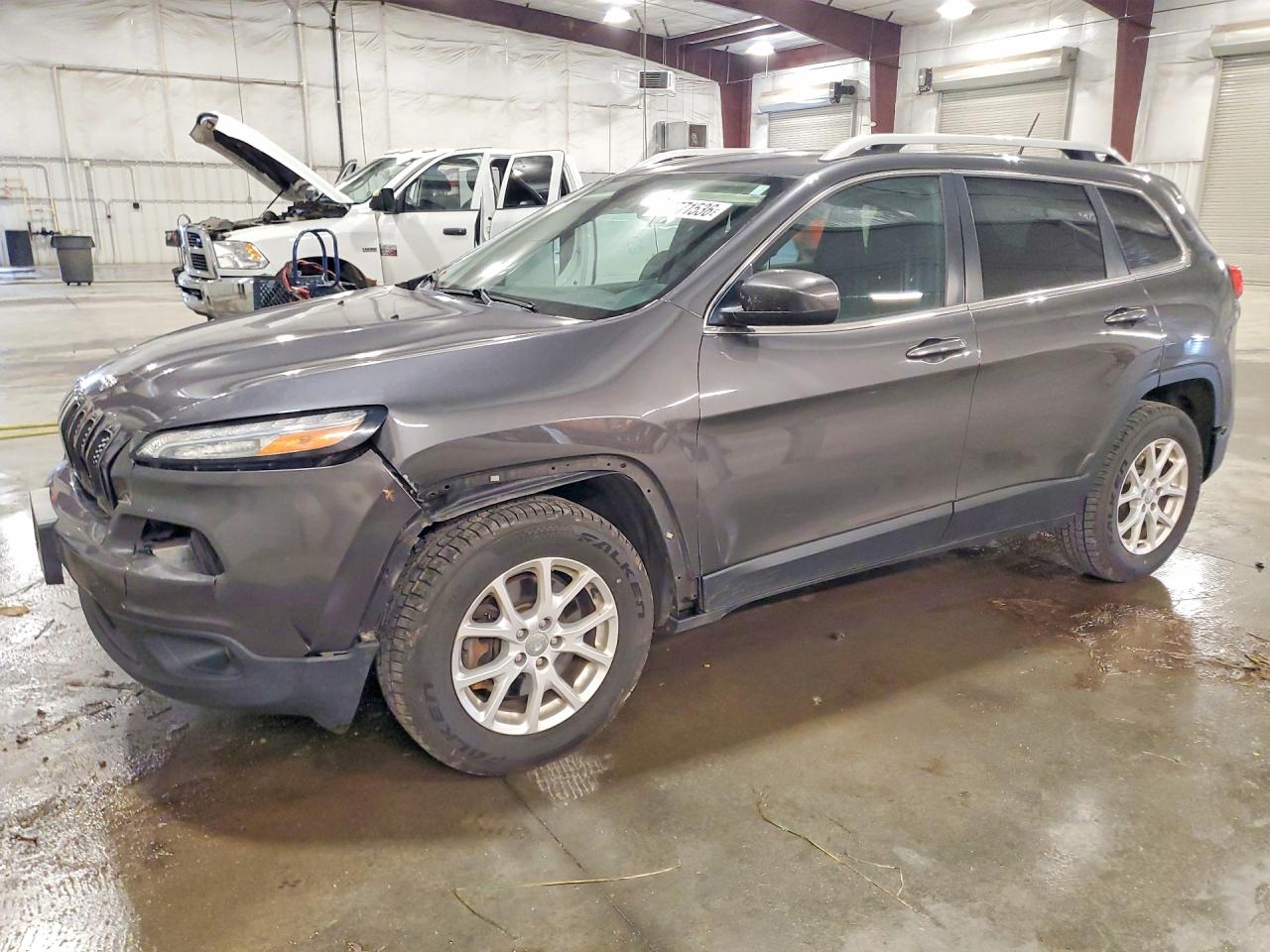 2015 Jeep Cherokee Latitude, VIN 1C4PJMCB5FW633163 — Перед