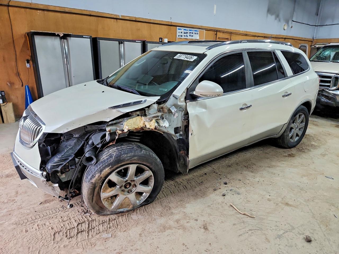 2010 Buick Enclave CXL, VIN 5GALVCED8AJ147501 — Перед