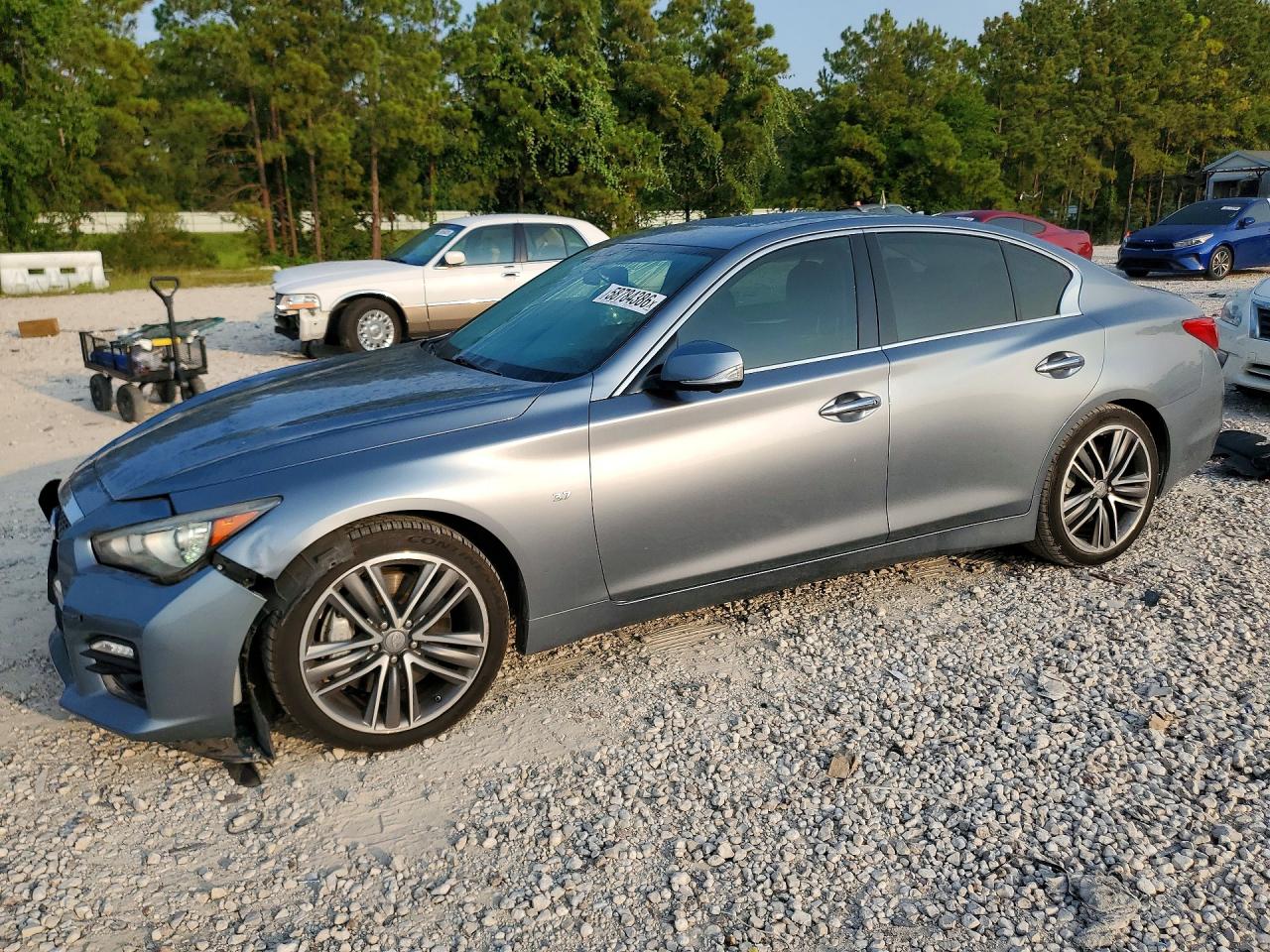 2015 Infiniti Q50 Premium, VIN JN1BV7AP6FM342281 — Front end
