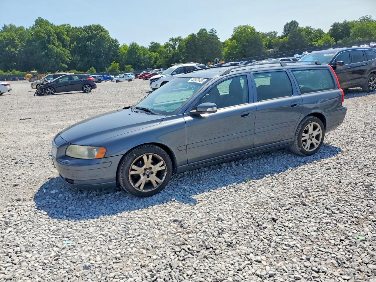 2007 Volvo V70 2.4L, VIN YV1SW612072659750 — Side
