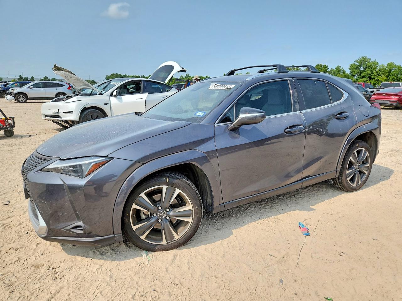 2023 Lexus UX 250h Premium, VIN JTHP6JBH5P2146218 — Перед