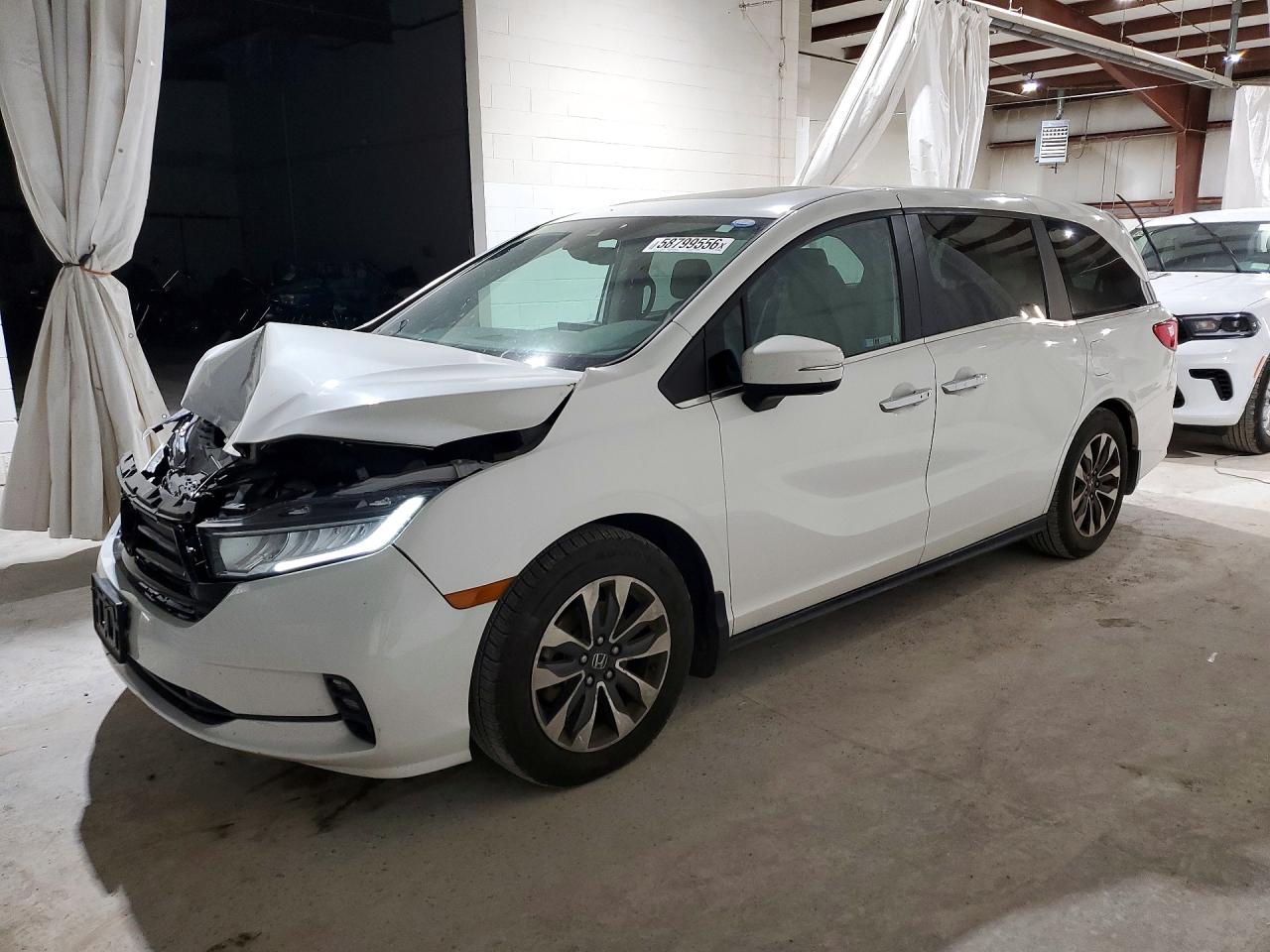 2021 Honda Odyssey EX-L, VIN 5FNRL6H70MB024194 — Front end