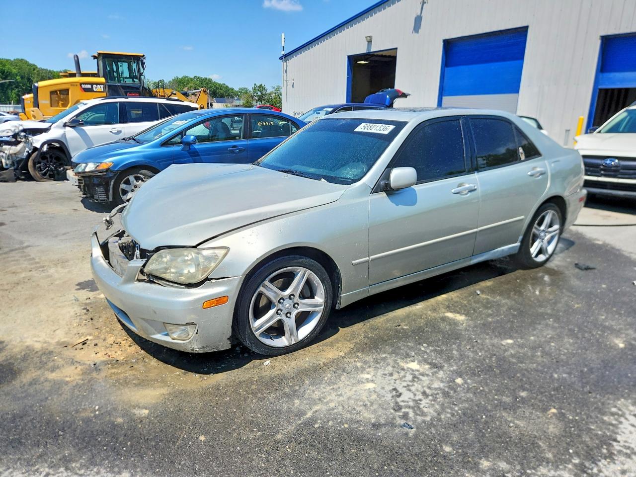 2001 Lexus IS 300/350, VIN JTHBD182810017914 — Перед