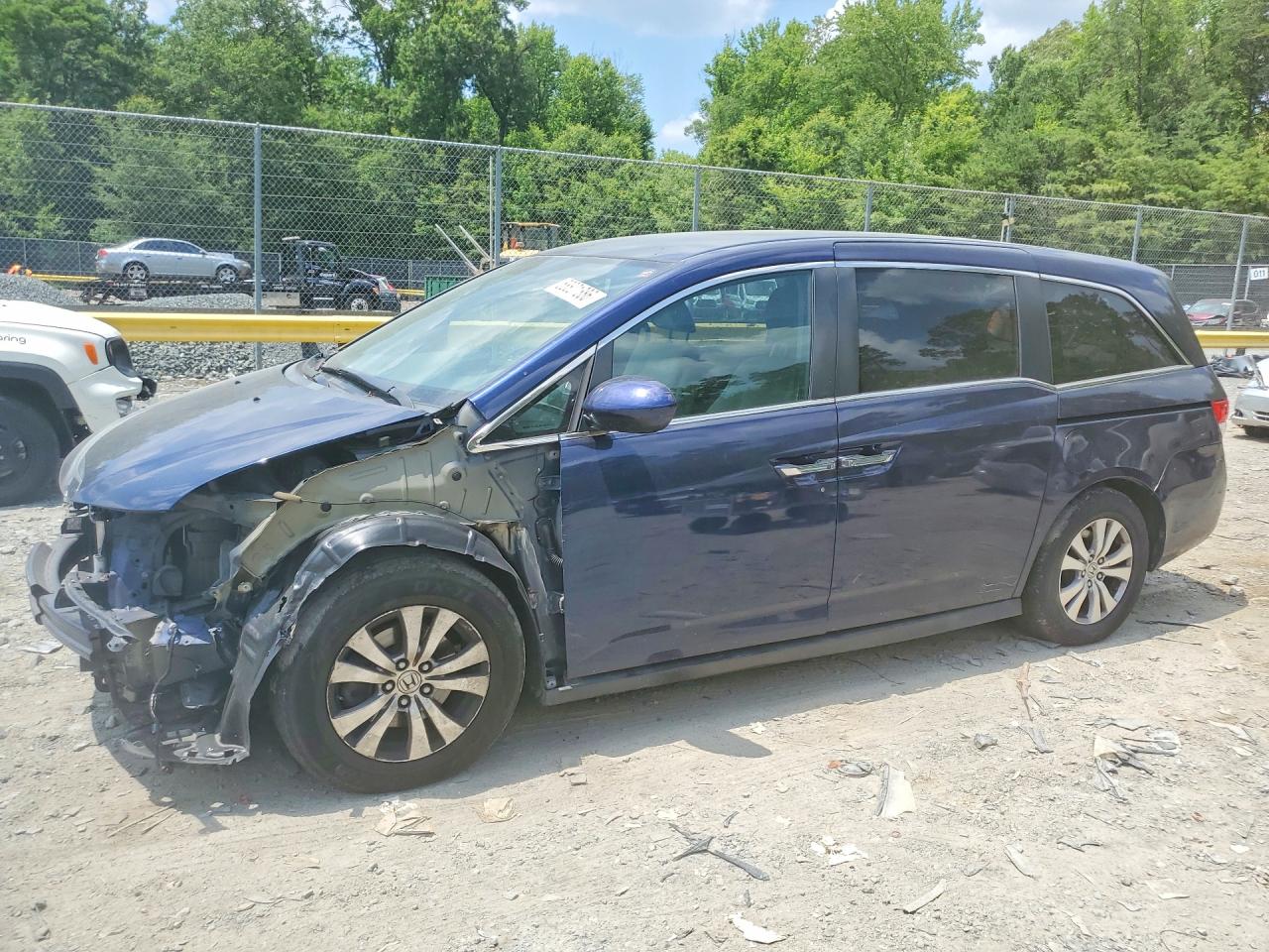2017 Honda Odyssey SE, VIN 5FNRL5H36HB005646 — Перед