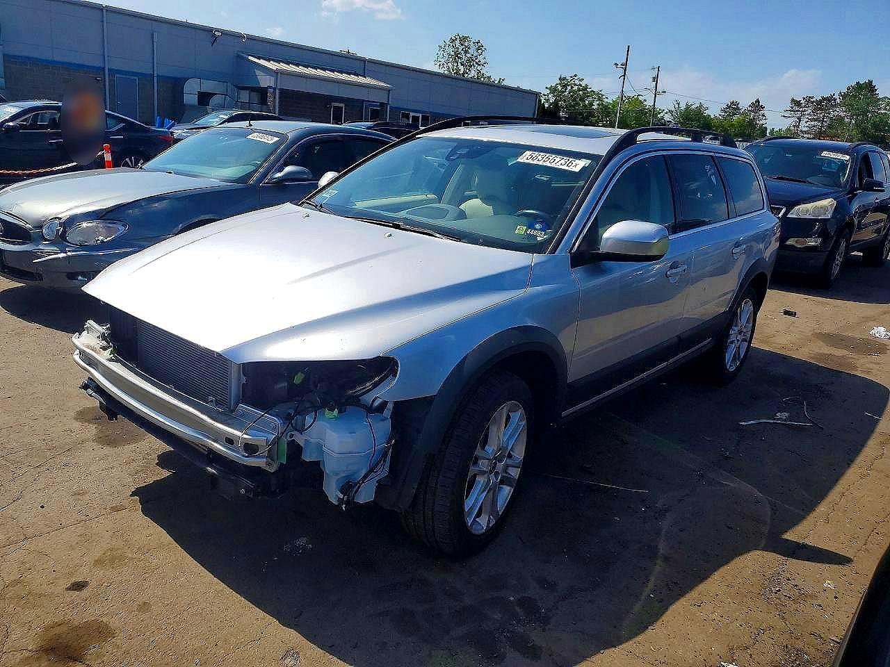 2016 Volvo XC70 T5 Premier, VIN YV4612NK4G1236813 — Front end