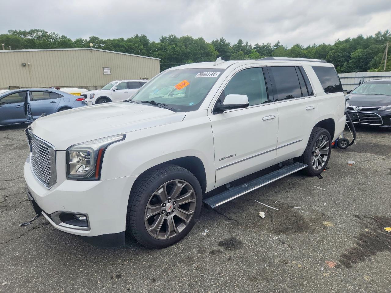 2017 GMC Yukon Denali, VIN 1GKS2CKJ2HR282163 — Front end