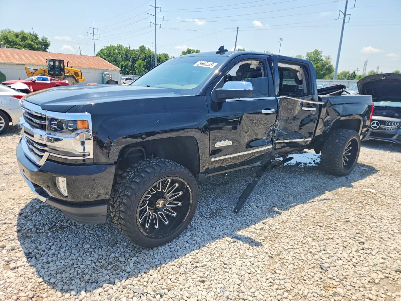 2018 Chevrolet Silverado 1500 High Country, VIN 3GCPCTEJ3JG407977 — Side