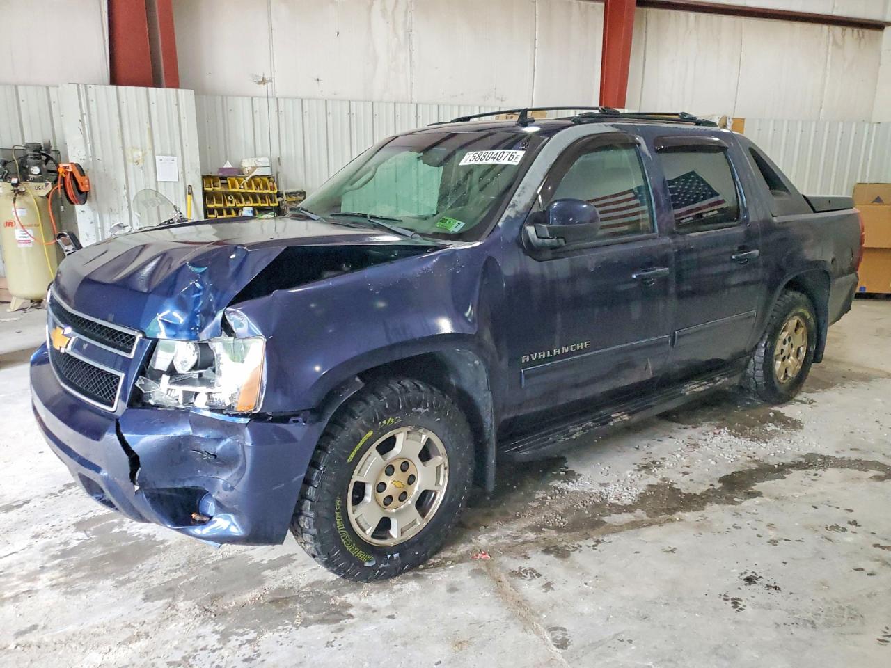 2012 Chevrolet Avalanche LS, VIN 3GNTKEE73CG214689 — Перед