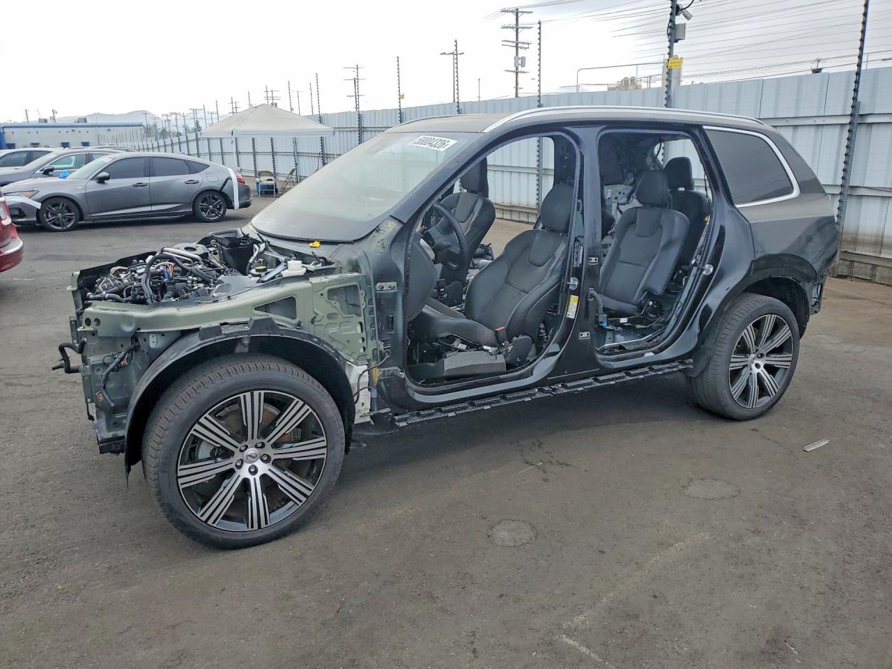 2024 Volvo XC90 Plus Bright Theme, VIN YV4062PE2R1196331 — Vandalism
