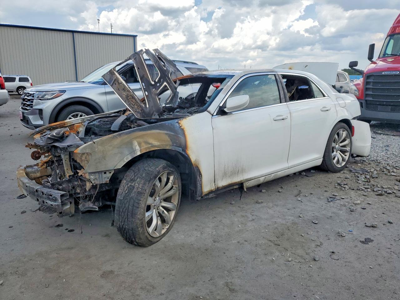 2019 Chrysler 300 Touring L, VIN 2C3CCAAG5KH568897 — Burn