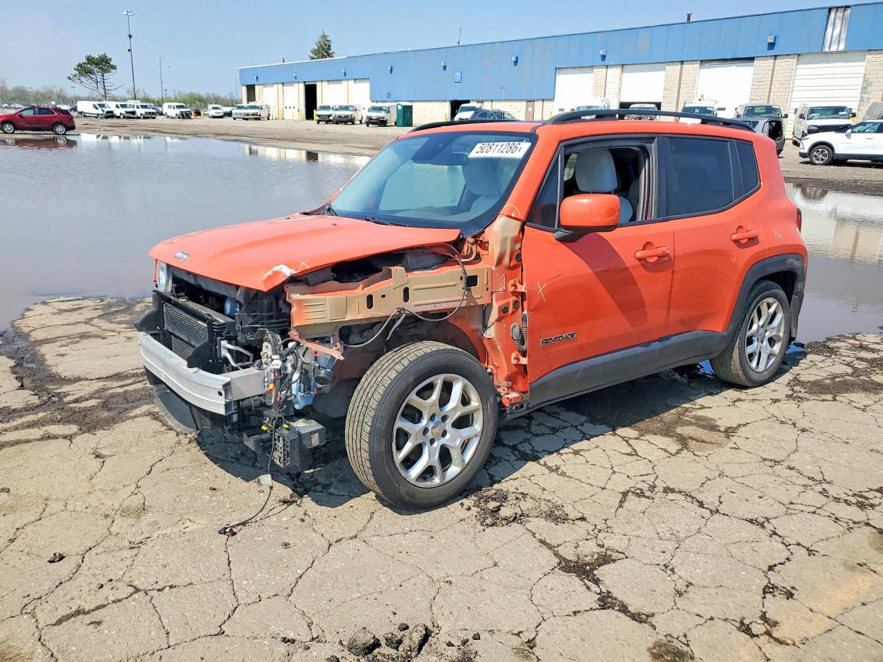2015 Jeep Renegade Latitude, VIN ZACCJABT2FPC34831 — Front end