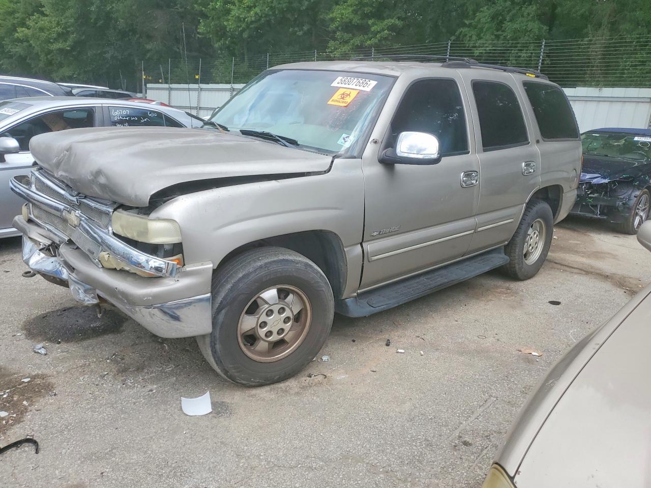 2000 Chevrolet Tahoe LS, VIN 1GNEK13TXYJ150755 — Front end