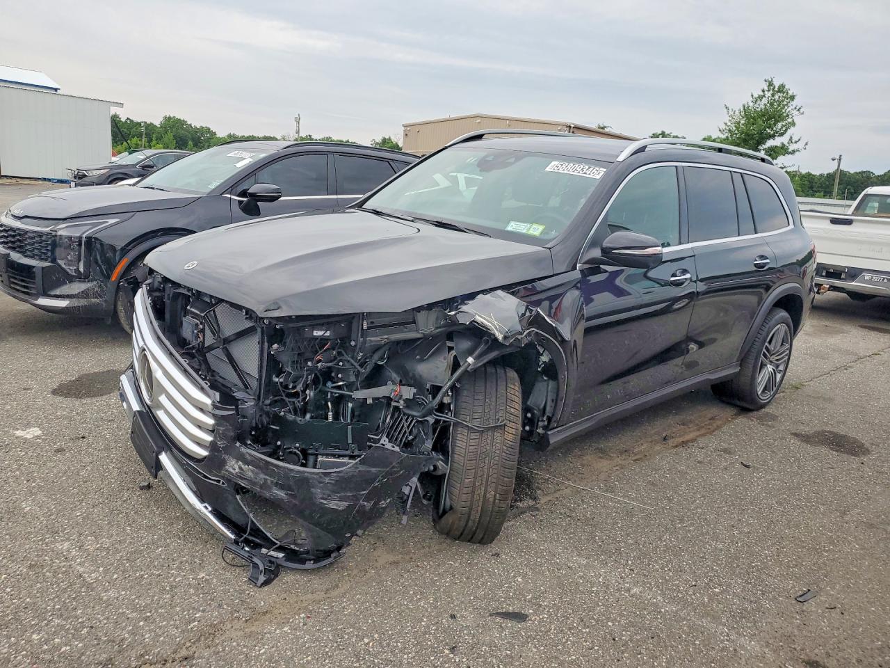 2026 Mercedes-Benz GLS 450, VIN 4JGFF5KE2TB676906 — Front end