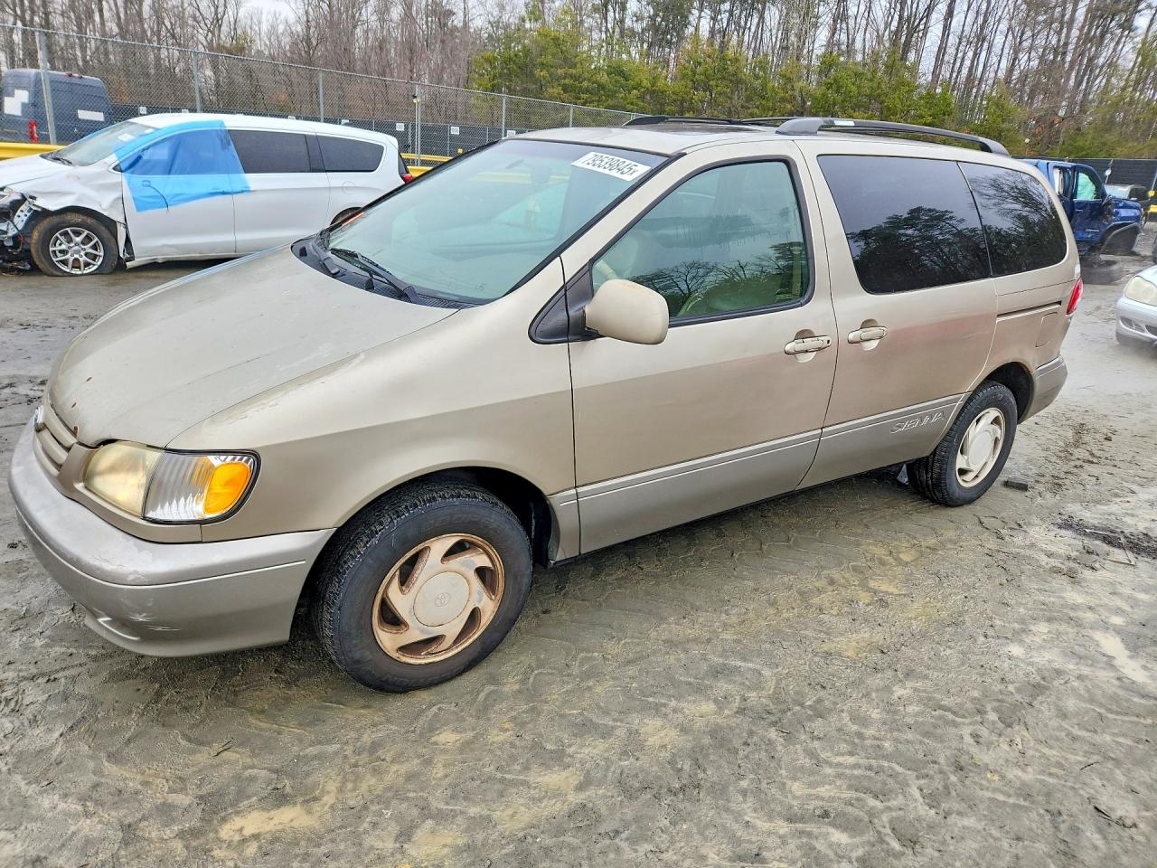2003 Toyota Sienna LE, VIN 4T3ZF13C83U535045 — Minor dents and scratches