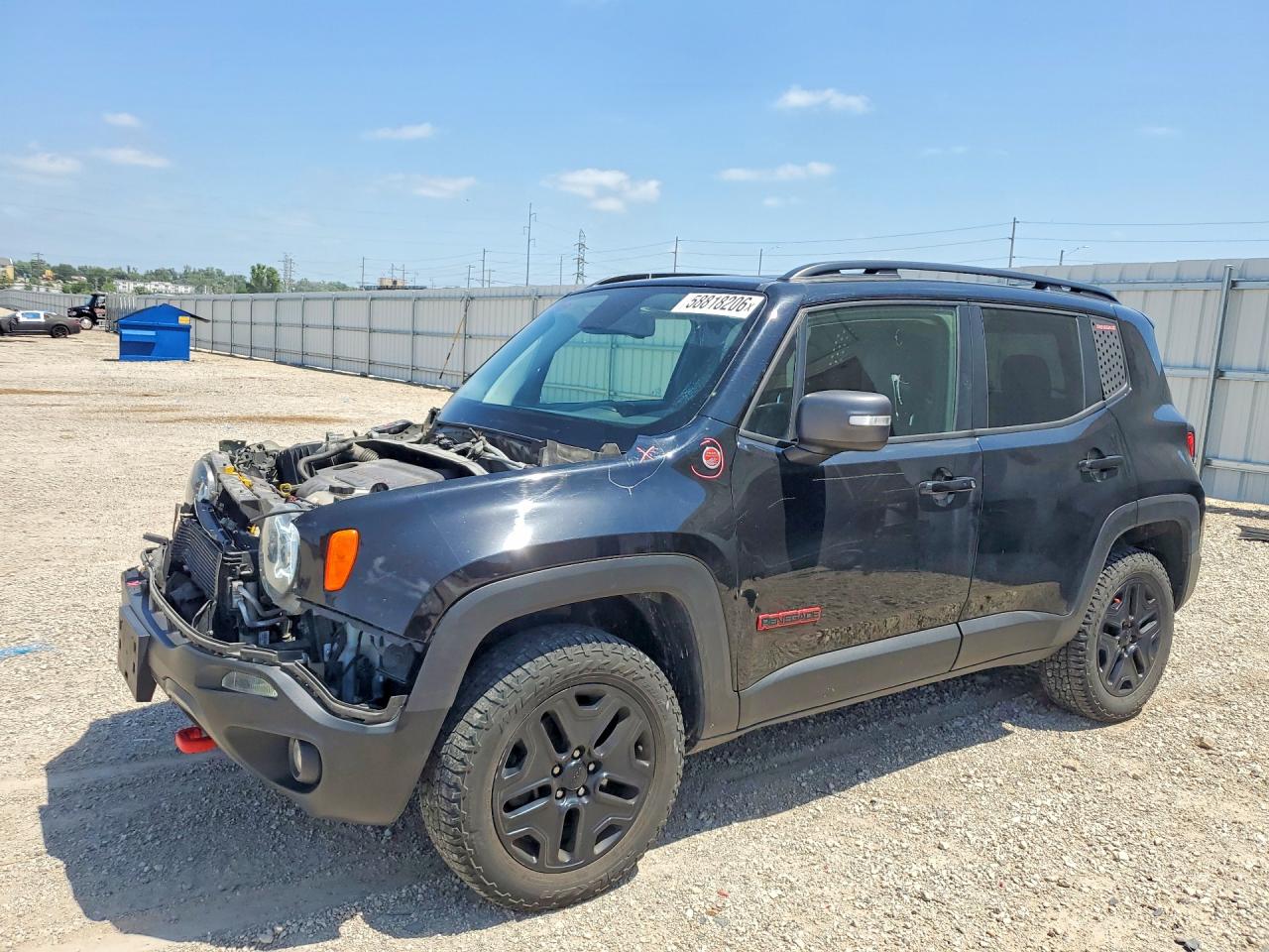 2018 Jeep Renegade Trailhawk, VIN ZACCJBCB4JPJ01053 — Front end