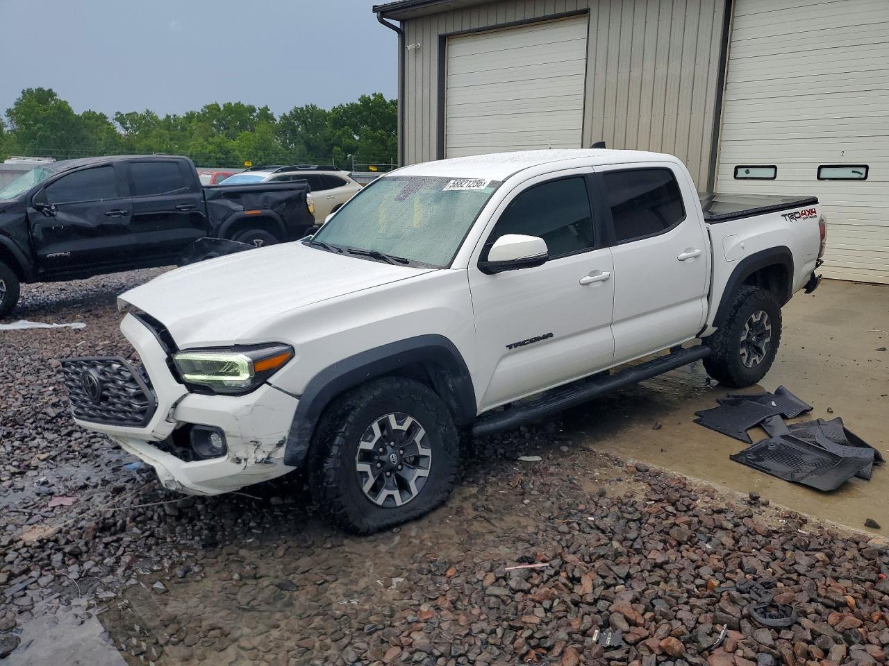 2023 Toyota Tacoma TRD Sport, VIN 3TMCZ5AN5PM545449 — Перед