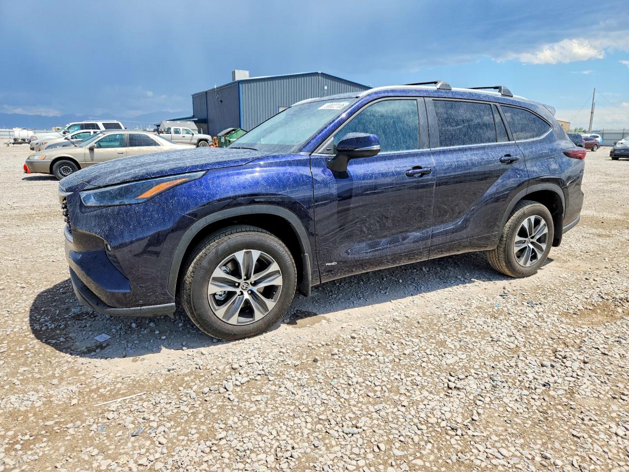 2026 Toyota Highlander Hybrid XLE, VIN 5TDKBRCH4TS723442 — Side