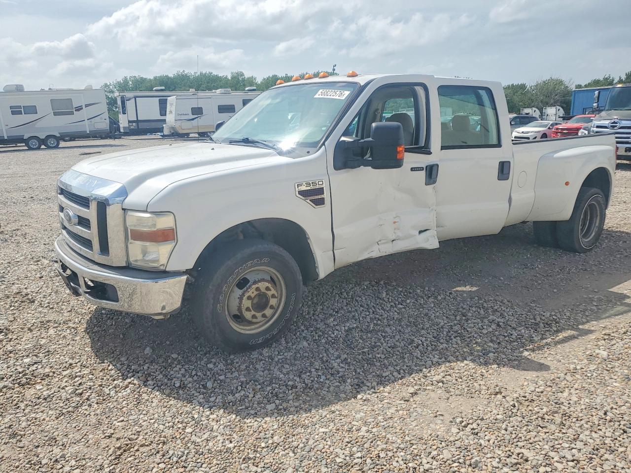 2008 Ford F-350 XL, VIN 1FTWW32R08ED80705 — Side