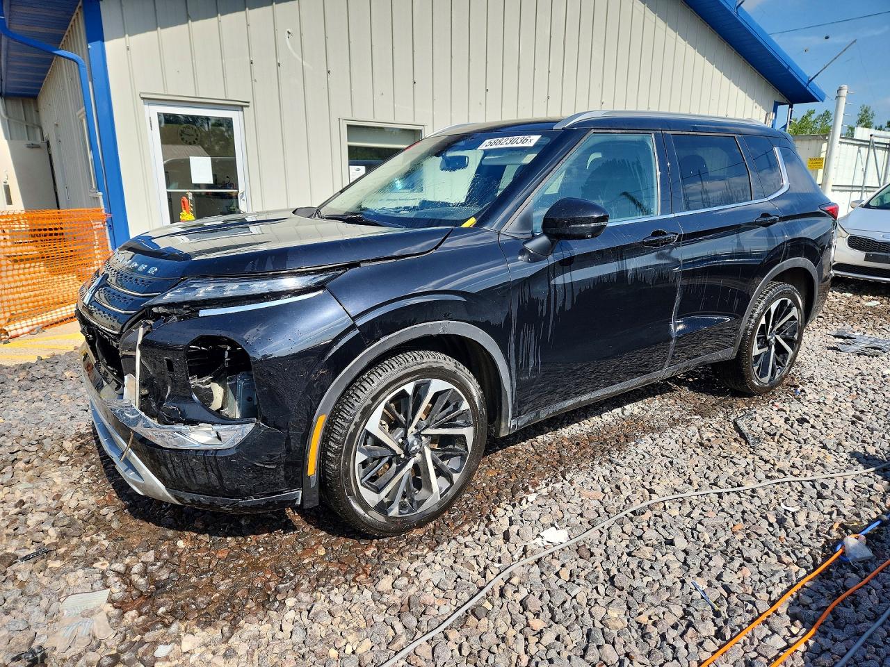 2024 Mitsubishi Outlander SEL, VIN JA4J4WA88RZ034108 — Front end