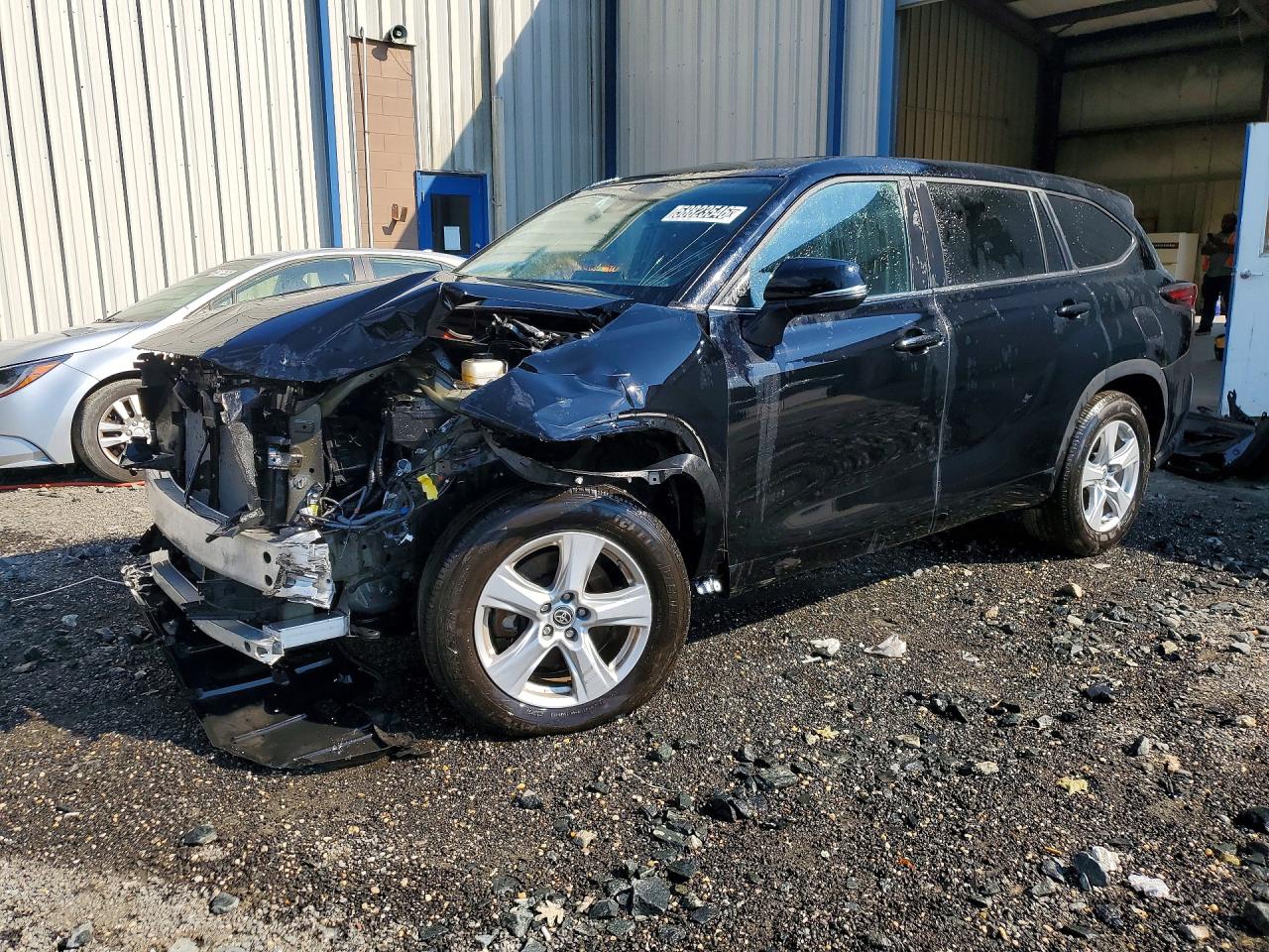 2025 Toyota Highlander LE, VIN 5TDKDRAH3SS554722 — Front end