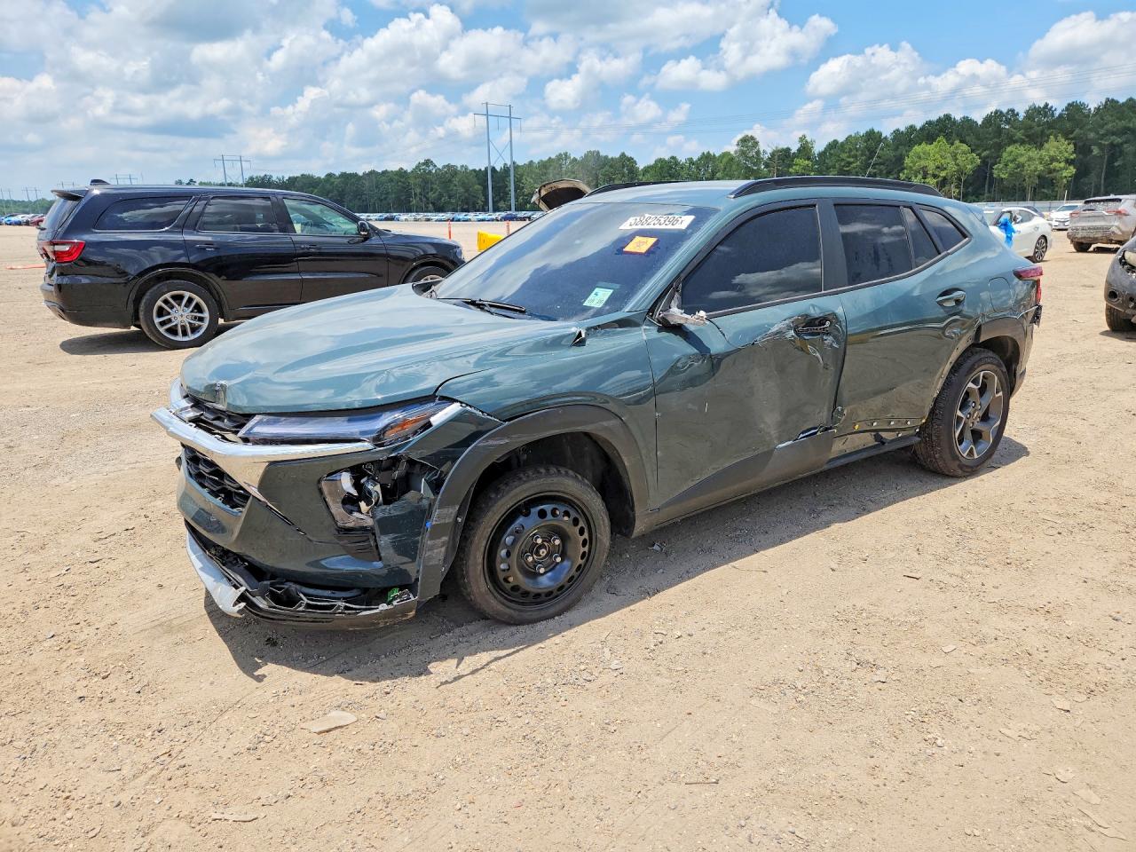 2025 Chevrolet Trax LT, VIN KL77LHEP8SC052422 — Фото с аукциона 1 of 13