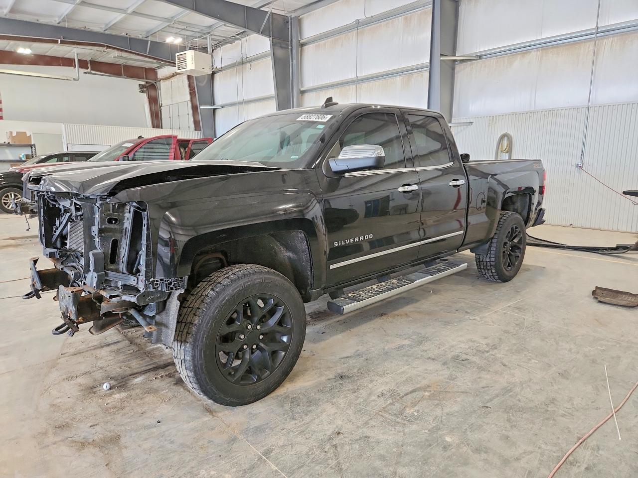 2015 Chevrolet Silverado 1500 LTZ, VIN 1GCVKSEC0FZ252043 — Front end