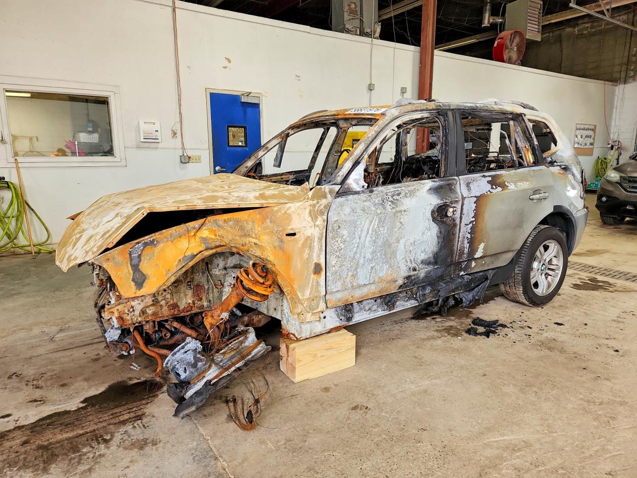 2006 BMW X3 3.0i, VIN WBXPA934X6WD30870 — Burn