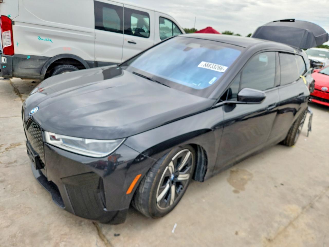 2022 BMW iX xDrive50, VIN WB523CF02NCK83057 — Rear end