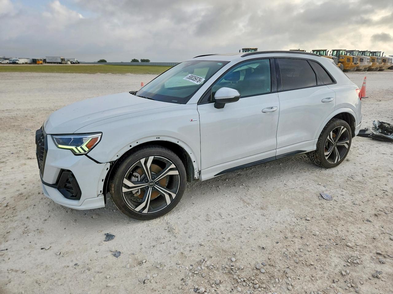 2023 Audi Q3 S line Premium Plus, VIN WA1EECF37P1106969 — Перед