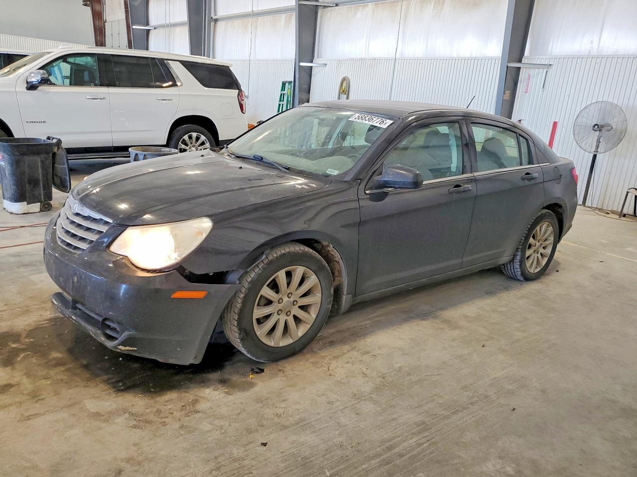 2010 Chrysler Sebring Limited, VIN 1C3CC5FB7AN137374 — Front end