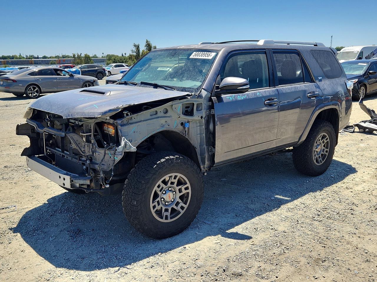 2015 Toyota 4Runner SR5, VIN JTEBU5JR2F5226913 — Front end